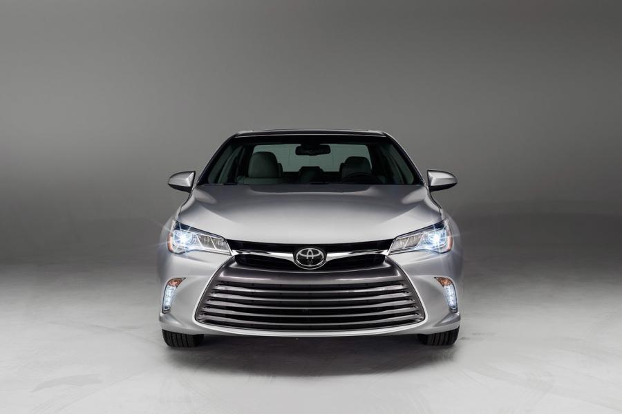  Toyota Camry 2015 года  (фото 40 из 78)
